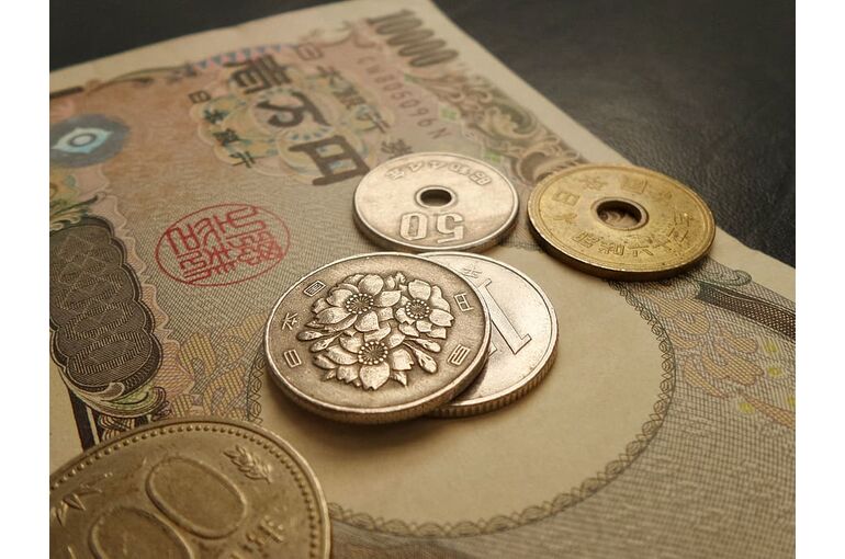 japan-japanese-money-cash