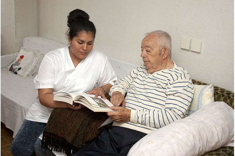 elder-third-age-nursing-family-assistance