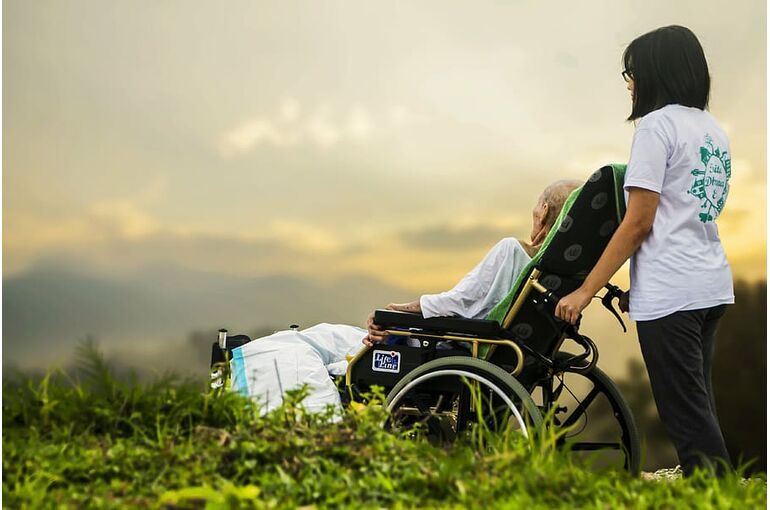 hospice-care-patient-elderly