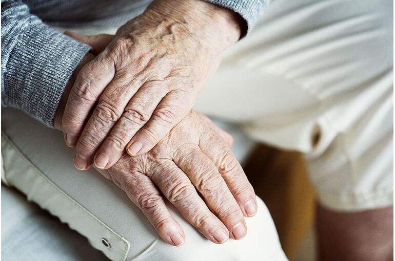 adult-aging-close-up-elder