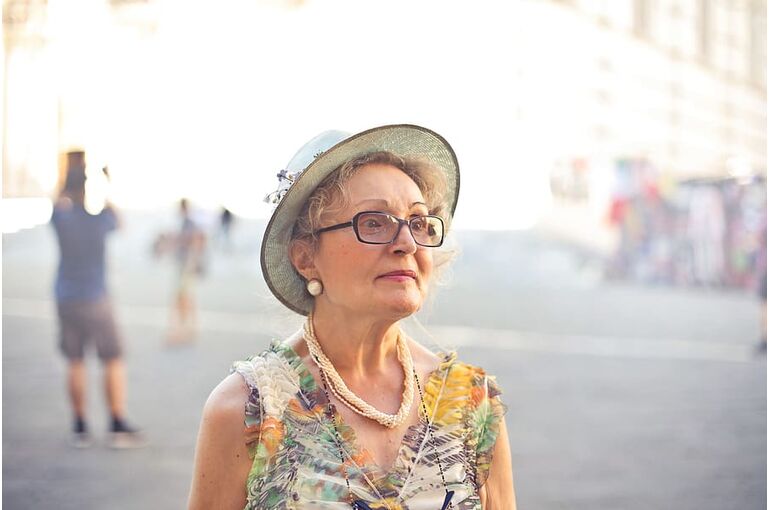 55-60-years-glasses-hat-lady