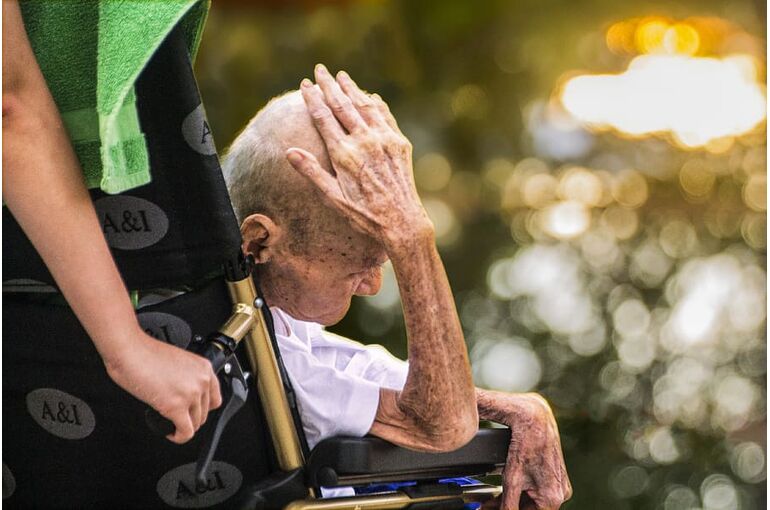 hospice-care-elderly-in-wheel-chair-elderly