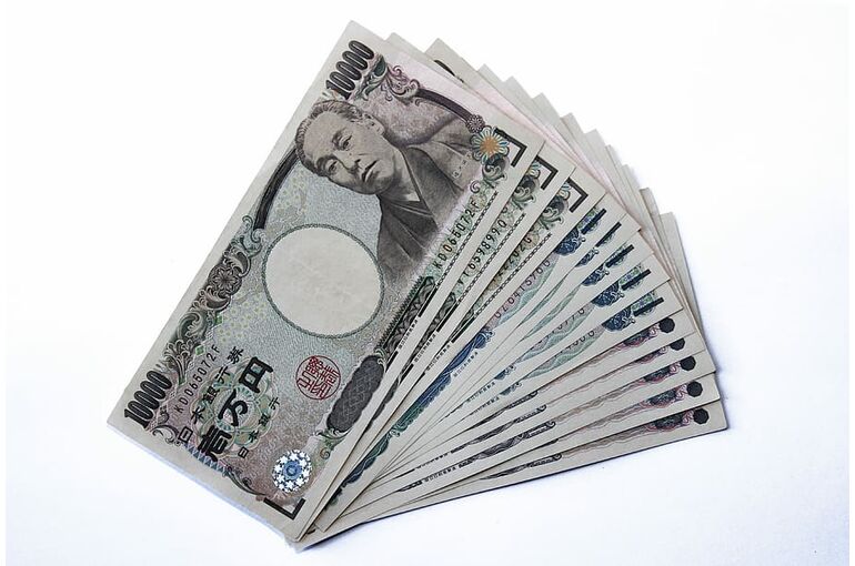 yen-japanese-money-japan-currency