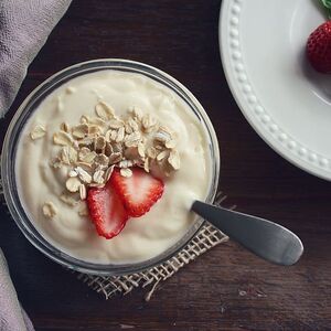 yogurt-fruit-vanilla-strawberries
